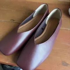 バーガンディ スクエアトゥ フラットシューズ