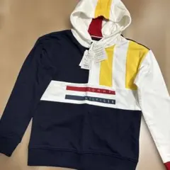 新品タグ付き！TOMMY HILFIGER パーカー 152