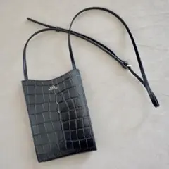 s*i様 CALEE スタッズ レザー スマホショルダーバッグ - メルカリ