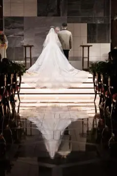 結婚式　ホワイト刺繍ロングウェディングベール