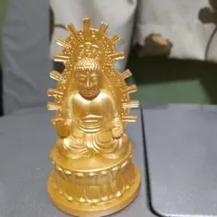 金色の仏像フィギュア