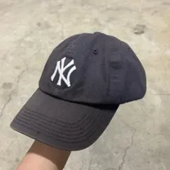 ★本場アメリカで購入★ヤンキース ベースボールキャップ 紺 シール付き