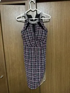 ビジュー付きネイビー×レッドチェックドレス