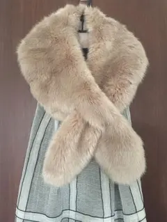 ZARA ベージュ ファー ストール M