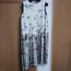 ロイスクレヨン 風景画プリント ノースリーブひざ丈ワンピース