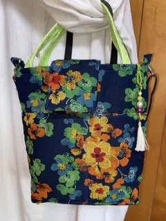 大島紬リメイクのトートバッグ 折り紙キルト 花モチーフ 緑に赤の花柄
