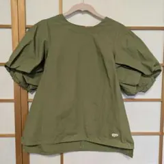 ビビアンタム オリーブ カーキ コットン パフスリーブシャツのサムネイル