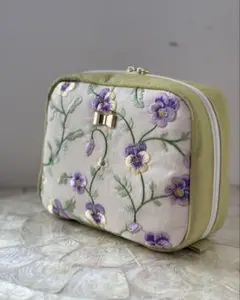 メイクポーチ✳︎インド刺繍　パンジー