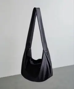 CALLNE テックハーフムーンショルダー Synthetic leather