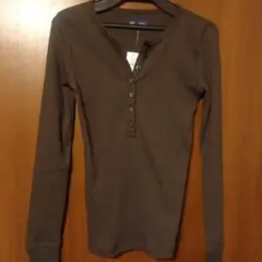 【GAP】リブヘンリーネック長袖カットソー ブラウン XSのサムネイル