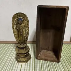 カトリック信心具 小さな十字架付き金属ケース 冠を戴いた聖母子像 聖
