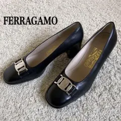 【美品】Ferragamo 24 黒 7c シルバー パンプス　チャンキーヒール