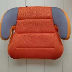 オレンジ ジュニアシート 15-36kg　ブースターシート