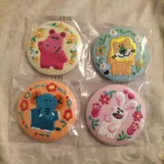 たべっ子どうぶつ　刺繍缶バッジ　ライオン　うさぎ　かば　ぞう