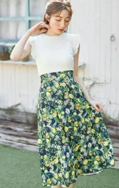 ウエストりぼん付き肩フリルリブカットソー×レモンプリントドッキングワンピース　白