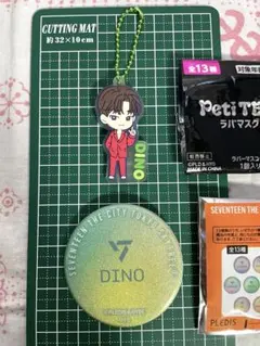 SEVENTEEN セブチ　ディノ　DINO ラバーマスコット　缶バッジ　セット