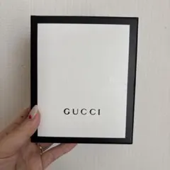 GUCCI ギフトボックス ホワイト/ブラック