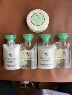 BVLGARI 石鹸・シャンプー・コンディショナー・ボディソープ 袋付5点セットのサムネイル