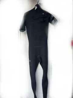 ブラック半袖長ズボンウェットスーツ　XL 左膝破れあり(1.5センチ)