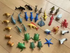 海洋動物と陸上動物のフィギュアセット