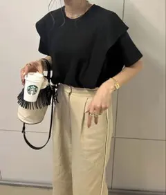 ISOOK フリルデザイン 半袖Tシャツ ブラックのサムネイル
