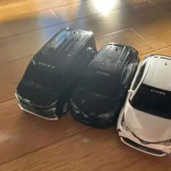 VoxyとCHRのミニカーセット