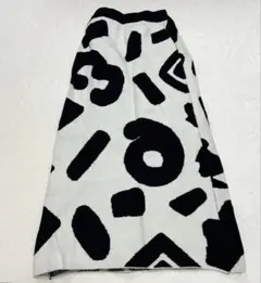 モノトーン 総柄 ニットロングスカート