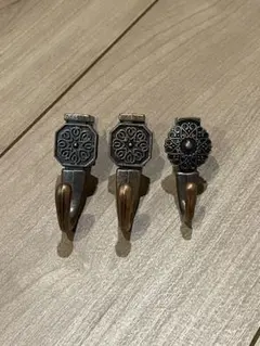 ブロンズ装飾かもいフック　3個