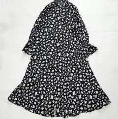 アンフィーロ　プリントワンピース 花柄　フレア　バンドカラー　ブラック