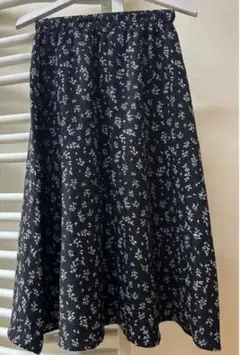 スカート　小花柄　Mサイズ　黒