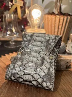 Lacrie ショートウォレット クラシック ダイヤモンドパイソン