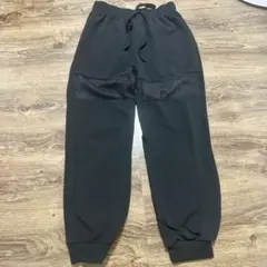 ブラック メッシュパネル ジョガーパンツ