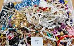 [89] 現状品 アクセサリー 大量3kgセット Nd18-2-260319S