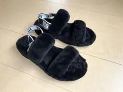 【美品】UGG　サンダル　ブラック　黒　24cmのサムネイル