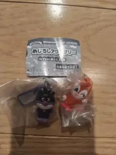 新品、未開封→めじるしアクセサリー。バイキンマン、ドキンちゃんセット