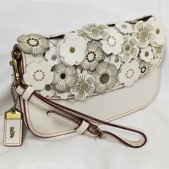 【美品】 COACH コーチリストレット ティーローズ ポーチ