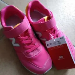 新品☆値下げしましたニューバランス373 ピンク　21㌢