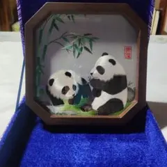 【中国伝統工芸 蜀繍（しょくしゅう） パンダ刺繍 額入り】 中国】蜀繍 パンダ 刺繍 額縁 しおり - メルカリ
