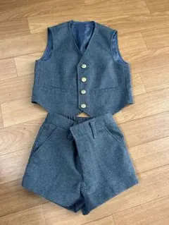 グレー ベストとショートパンツ セット　110cm