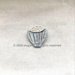 【旧素材・価格据え置き】ハンドメイド 石粉粘土 陶器風 ブローチ やまもりごはん