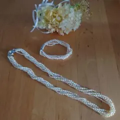 ホワイト淡水パール 6連ネックレスとブレスレット2点セット