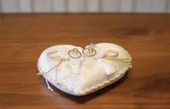 リングピロー ハート型 白色