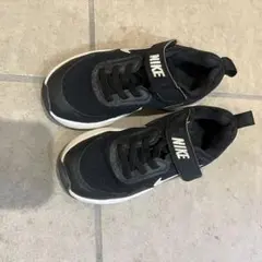 Nike ブラック スニーカー