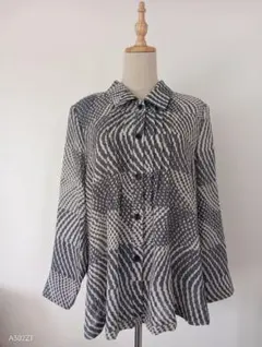 美品】レリアン 13+ シフォンブラウス ボウタイ 幾何学ストライプ 日本 