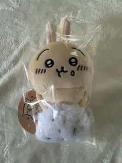 ちいかわ うさぎ デスクトップから見守るひっかけぬいぐるみ おにぎり