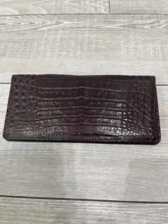 バックリオリエのクロコダイル型押し 長財布 ブラウン - メルカリ