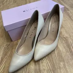 DIANA クロコ型押しパンプス アイボリー - メルカリ