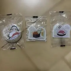 モフサンド　びっくらポン　缶バッチ　アクリルステッカー　くら寿司　カプセルトイ