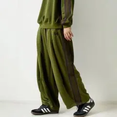 2026年最新】ヒザデル トラックパンツ needlesの人気アイテム - メルカリ