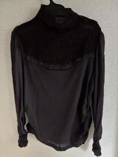 【082】ダークパープル フリル付きタートルネックシャツ